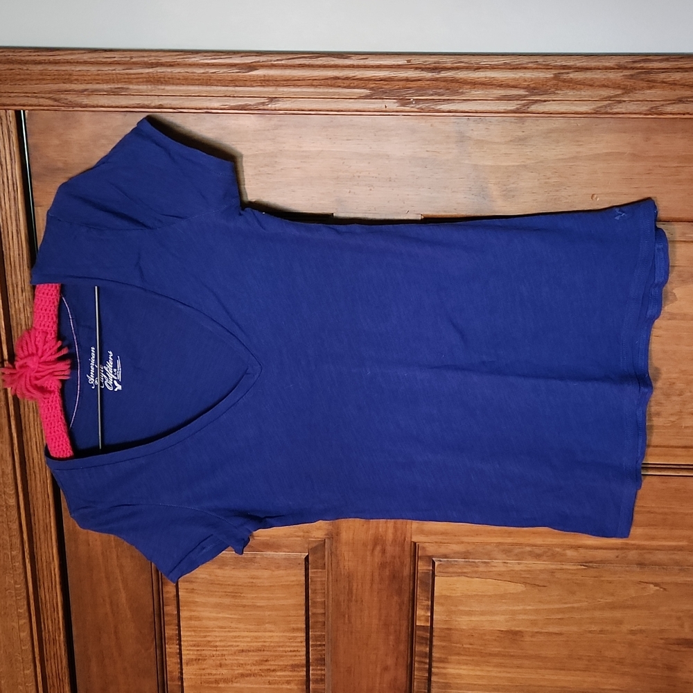 AEO V-Neck Shirt